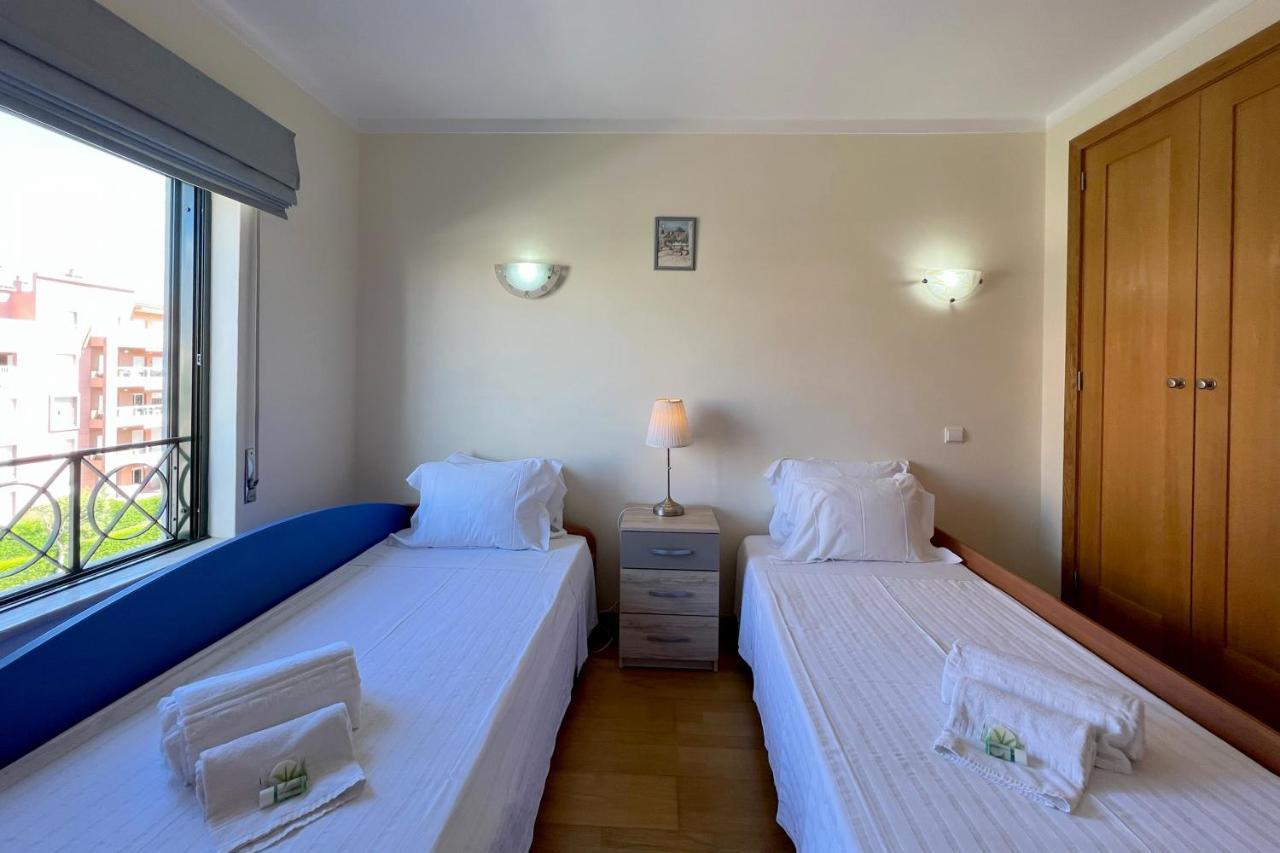 Apartment By The Beach With Parking And Wifi By Amcf Portimão Exteriör bild